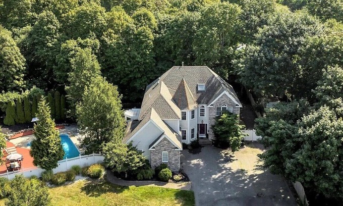 Sagamore Beach Casa | Sagamore Manor - Luxury XL Cape Retreat, Heated Pool, Minutes to Beaches!