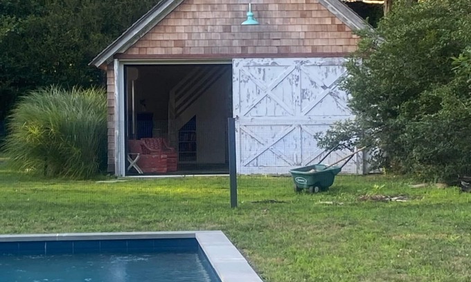 Sagaponack Casa | Sagaponack Farmhouse, South-of-Highway, 50-ft Gunite Pool/Sauna, Mins from Ocean