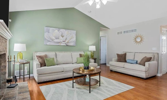 O'Fallon Casa | Sage Haven Ranch Retreat, Yard, Fire Pit, BBQ, Office space, Close to shopping