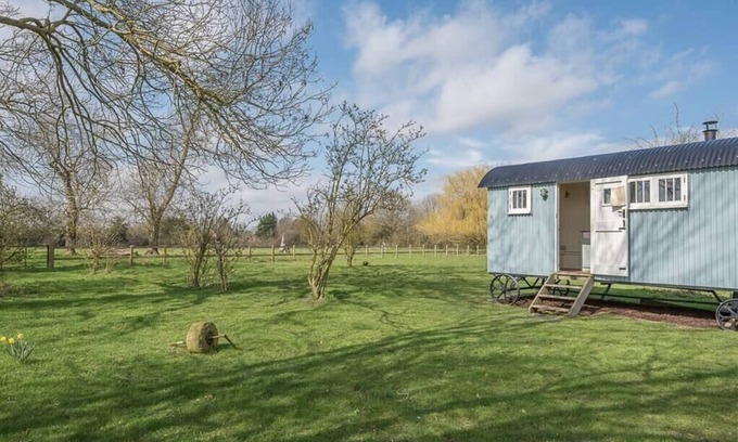 Framlingham Apartamento | Sage Shepherds Hut at Boundary Farm, Framlingham