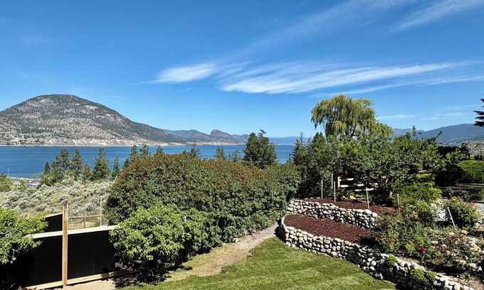 Okanagan-Similkameen Casa | Sagehouse - A Lakeview escape in the heart of wine country