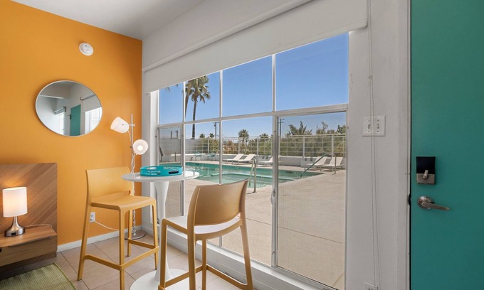 Desert Hot Springs Hotel | Sagewater Springs - Adult Only