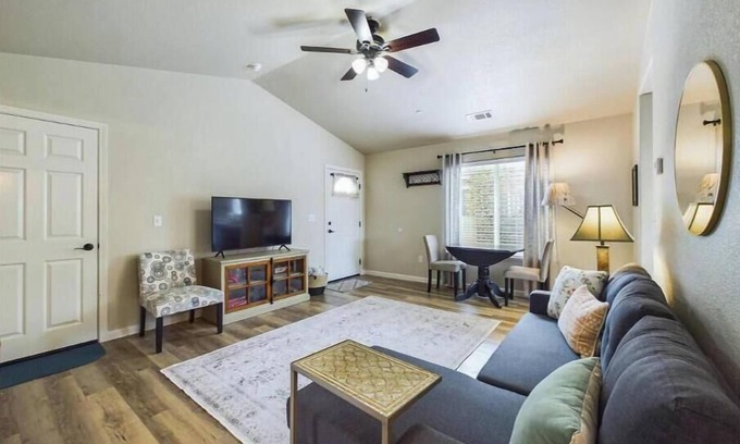 Eureka Casa | Sagewood Retreat-Centrally Located
