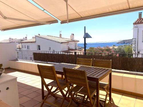 Cadaqués Apartamento | SAGUARDA II - Apartamento con terraza y vistas al mar