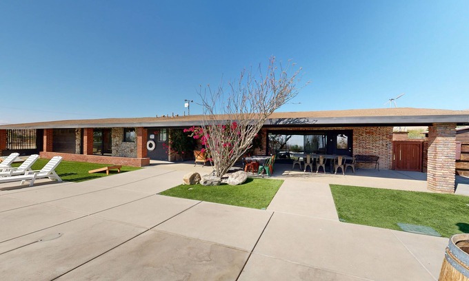 Desert Hot Springs Casa | Saguaro Gardens desert retreat on 5 acres with pool, pool spa, & casita