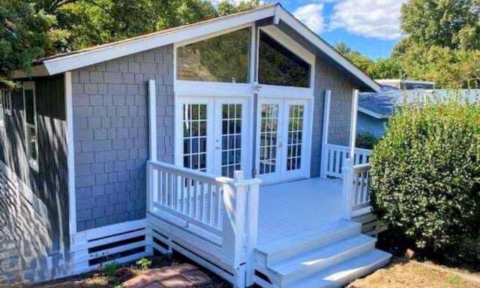 Colington Harbour Cabaña | Sail Cove - Charming Colington Cottage - Pet Friendly- Community Pool!!