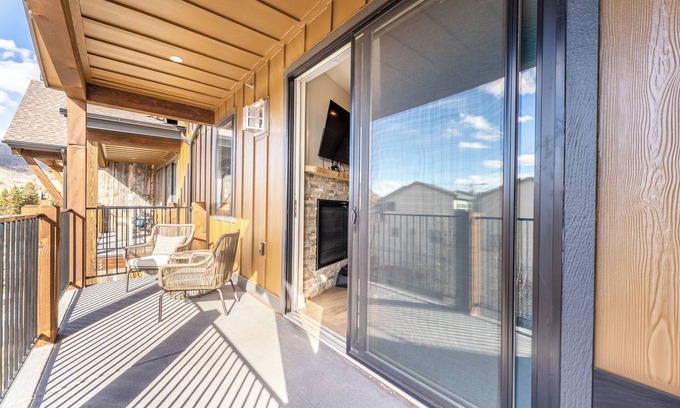 Dillon Apartamento | Sail Lofts #303