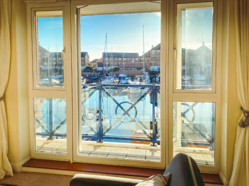 Eastbourne Apartamento | Sailor's Rest - modern flat with water views
