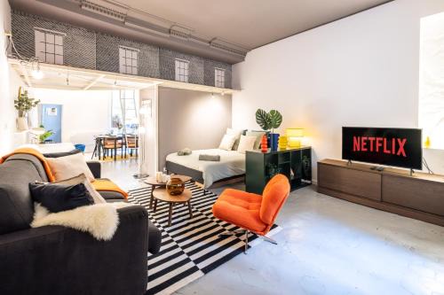 Les Halles Apartamento | Saint-Honore - Art Deco Flat - Sleeps 5P
