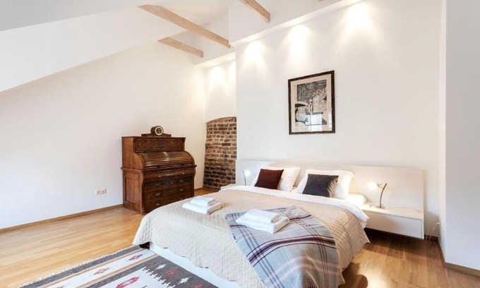 Old Town Apartamento | Saint John 2 Bedroom Cottage by Reside Baltic
