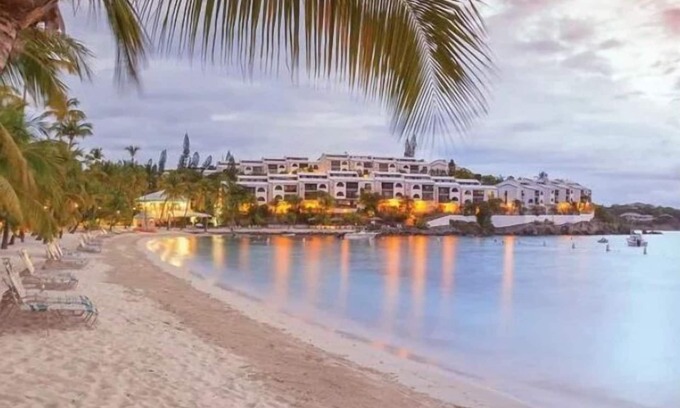 Nazareth Complejo | Saint Thomas ,Ocean Front 2 level condo-Wyndham resort , full Kit & large deck