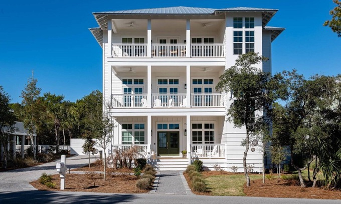 Gulf Trace Casa | SALE~"Pelican Trace"~New Lux Build~Gulf/Park Views~Private Pool~Beach Gear~Gulf