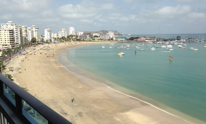 Salinas Condominio | Salinas, Ecuador Frente al Mar Área del Malecón 7 ° Piso Hermoso 3 Br / 2. Condominio 5 Ba