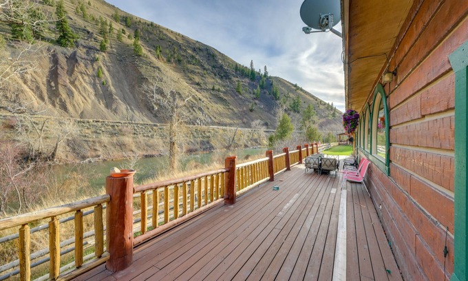Salmon Casa | Salmon Vacation Rental w/ On-Site River Access!