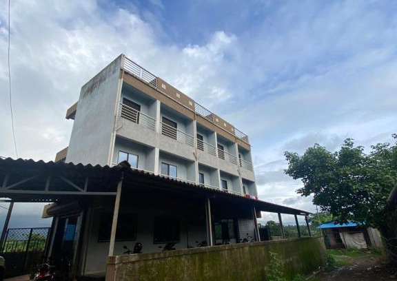 Mangaon Apartamento | Saloni Plaza
