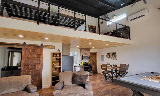 Old Glory Casa | Salt Fork Ranch on the Brazos - ManCave - North of Old Glory & Aspermont, TX