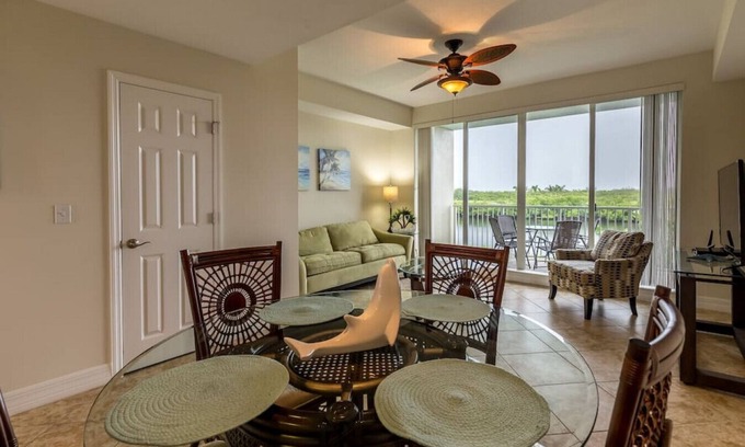 Ruskin Apartamento | ¡Ubicación! ¡Ubicación! Vista desde ambos lados! 3 minutos a pie de la playa U-621