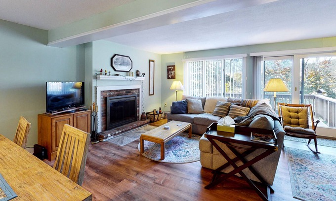 Quechee Casa | Saltbox townhome with views, fireplace & deck - near Quechee Club, golf & ski
