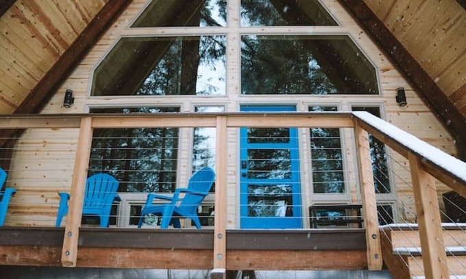 Lowell Point Cabina | Nueva construcción: frente de cristal, cabina moderna