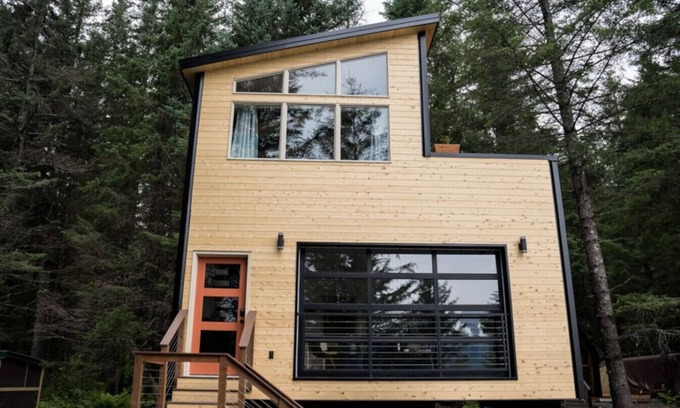 Lowell Point Cabaña | Salted Roots Orange Door Cottage with Ocean View