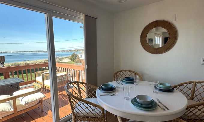 Fairhaven Casa | Saltmarsh Beach House steps from the beach!