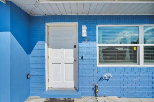 Indian Harbour Beach Casa | Saltwater Haven 3bd Dog Friendly with Bckyrd