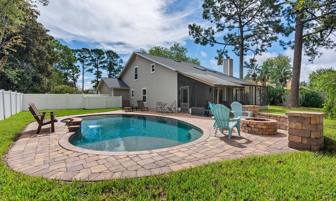 Isle of Palms Casa | Saltwater Pool I Firepits I Large Fenced Backyard I 4 Miles to Beach