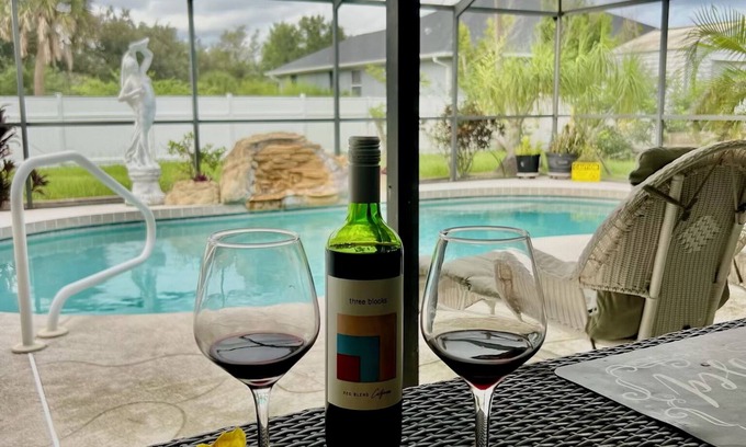Englewood East Casa | Saltwater pool, jacuzzi, close to stunning beaches, fishing, kayaking and golf!