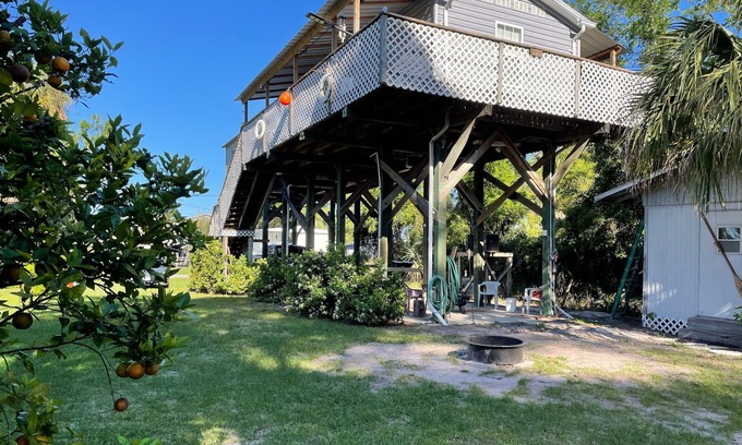 Chiefland Casa | Saltwater Retreat