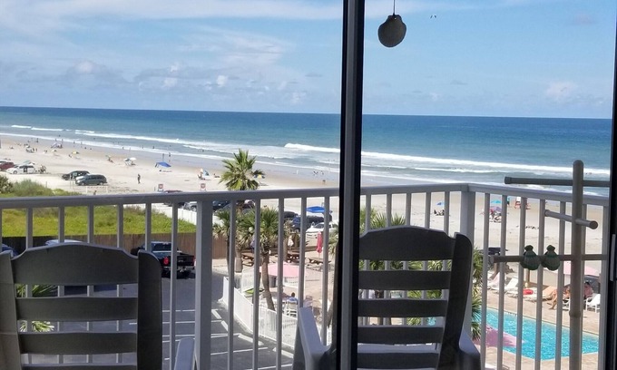 Bostwick Park Condominio | Salty Kisses FRENTE AL MAR Daytona Beach studio condo