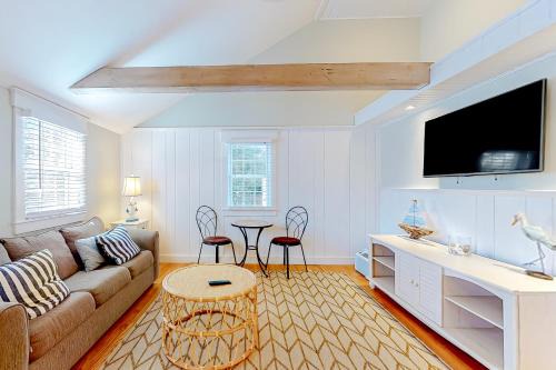 West Yarmouth Casa | Salty Kisses Unit 20