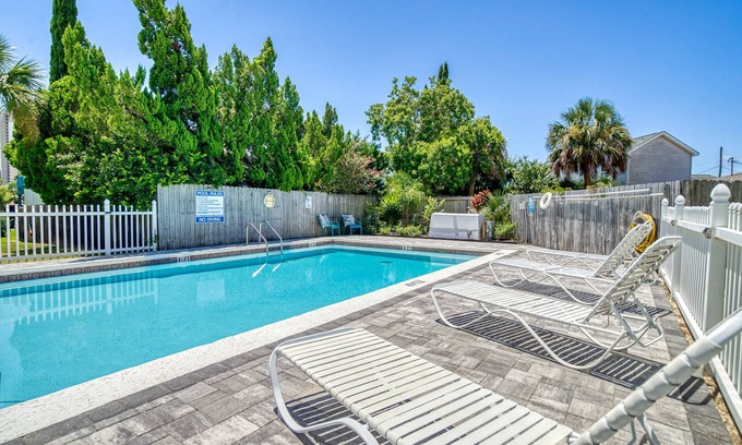 El Centro Beach Condominio | {Salty Loft} Snowbird Friendly! Monthly Rates Available!