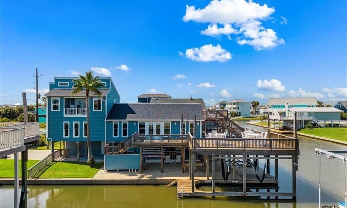 Isla Del Sol Casa | Salty Nueces