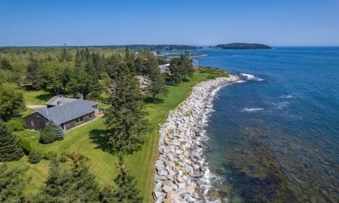 Port Clyde Casa | Salty Seas, stunning home with high-end fixtures & sweeping ocean views