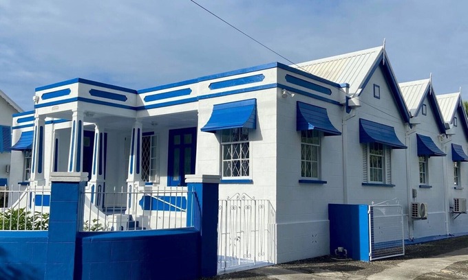 Saint Lawrence Casa | Salty Toes: Newly Renovated Beachfront Home on Worthing Beach!