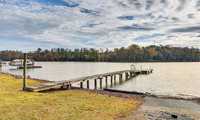 Prosperity Casa | Saluda River Retreat w/ Boat Ramp & Water Views!