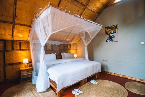 Arusha Cabina | Samora River Lodge