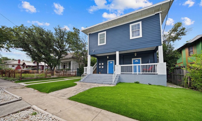 Alta Vista Apartamento | San Antonio Furnished Getaway l 30+ Night Stay