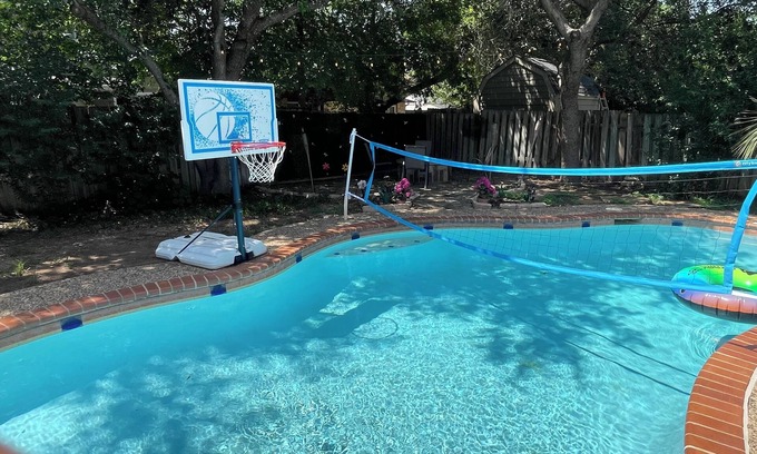 San Antonio Casa | San Antonio Getaway near Sea World and Fiesta Texas