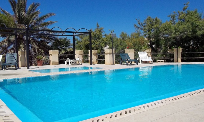 Xlendi Casa | San Antonio Guest House