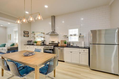 Southtown Casa | San Antonio Home 2 Mi to Dtwn, Swim Spa!