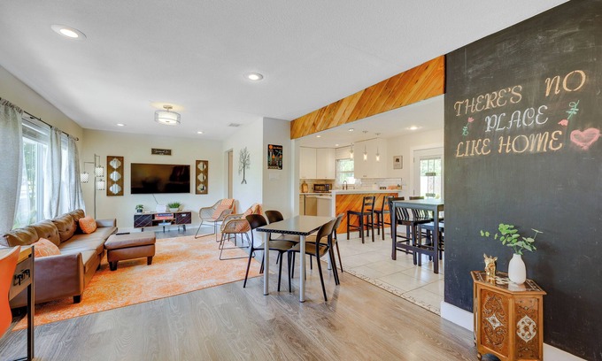 Shearer Hills - Ridgeview Casa | San Antonio Home, 2 Mi to Airport - Pets Welcome!