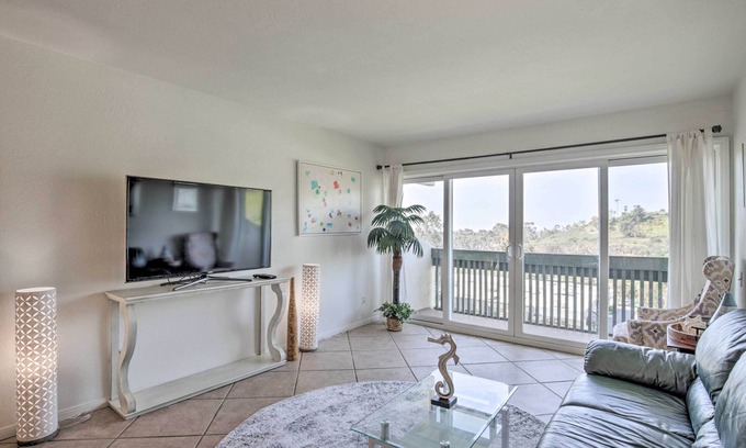 Bay Ho Condominio | San Diego Condo < 4 Mi to Law Street Beach