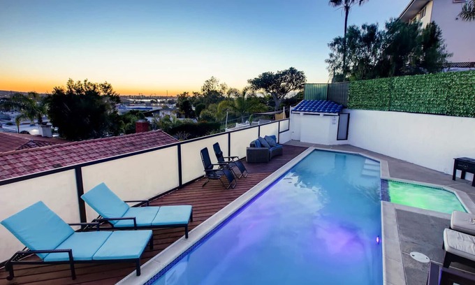 Morena Casa | San Diego Villa heated pool, jacuzzi and sunset-views