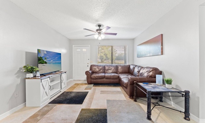 Southside Apartamento | San Jose Forest, 2/2, Long-Term Welcome, W/D, Ground Flood