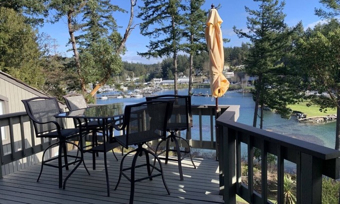 Roche Harbor Condominio | San Juan Island, Pearl on the Shore #102