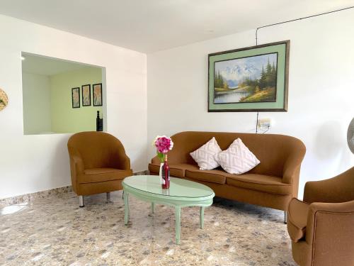 San Rafael Apartamento | San Rafael apartamento amplio y cómodo cerca del río y parque principal