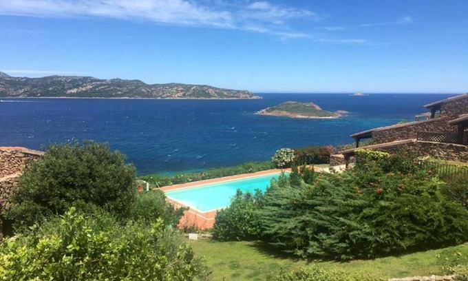 Capo Coda Cavallo Apartamento | SAN TEODORO PUNTA ESTE, JARDÍN VISTA AL MAR
