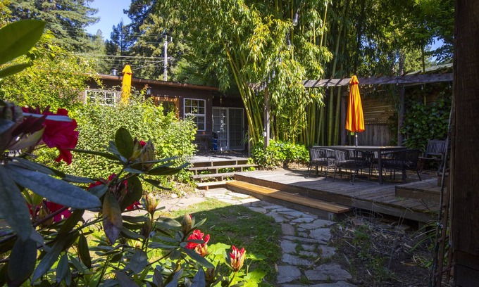 Northwood Cabina | Sanctuaire ~ Private Garden Retreat in Monte Rio