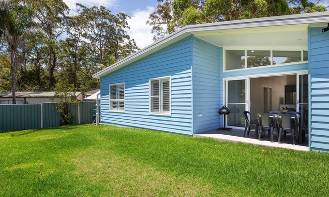 Sanctuary Point Casa | Sanctuary Blue - Pet Friendly - 5 Mins to Hyams Beach